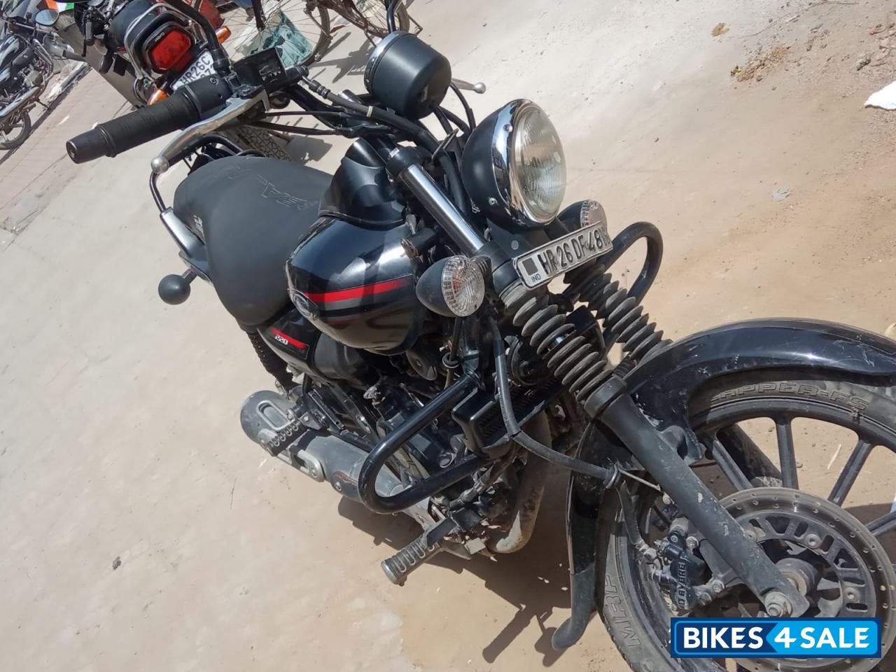 Bajaj Avenger Street 220
