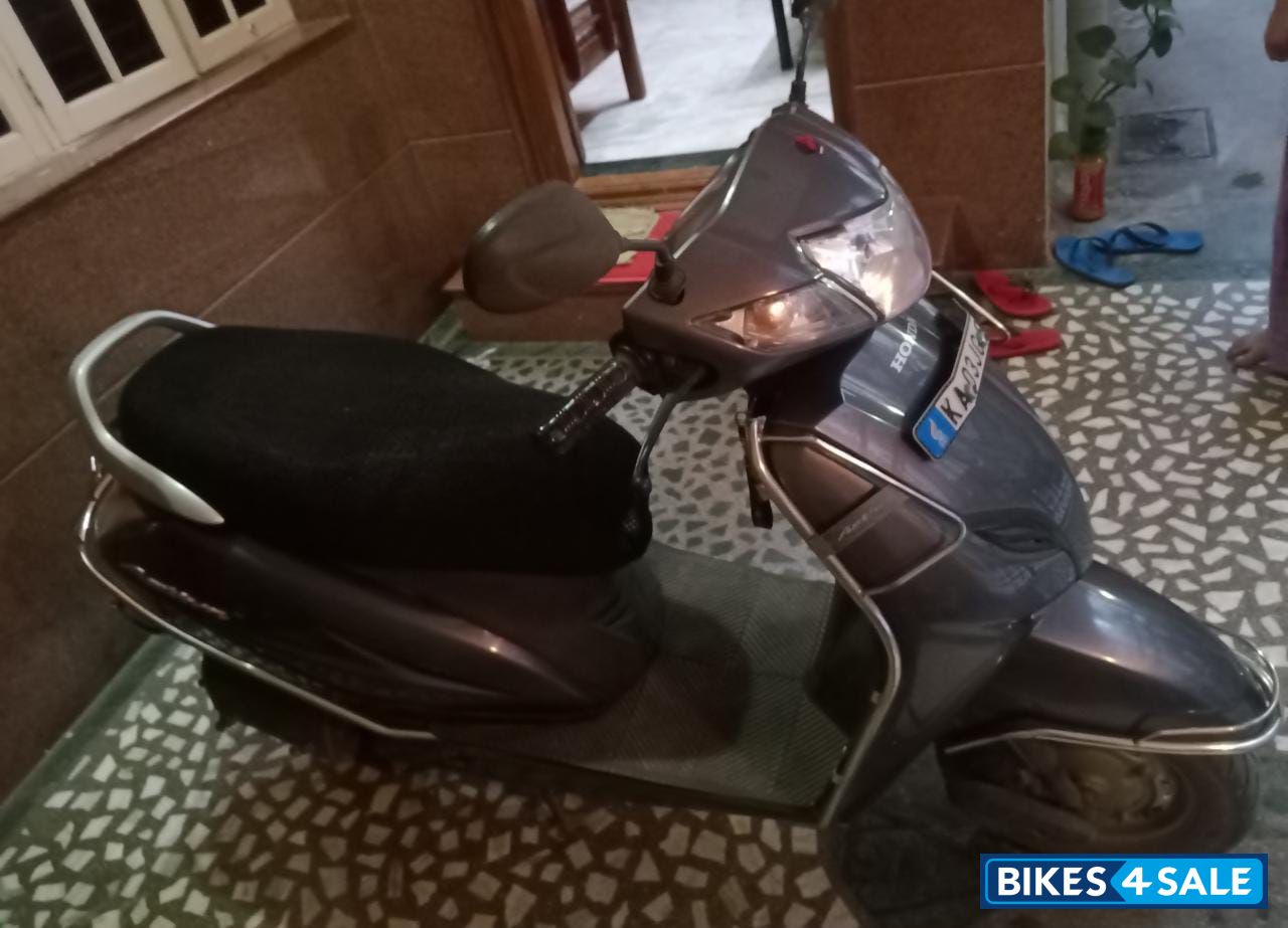 Grey Honda Activa 3G