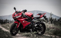 Red Triumph Daytona 675