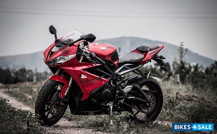 Red Triumph Daytona 675 Red Triumph Daytona 675