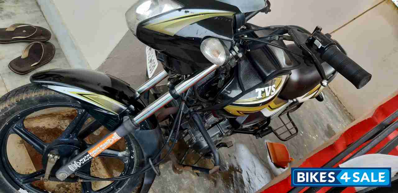 Black Dark Green TVS Star City 110