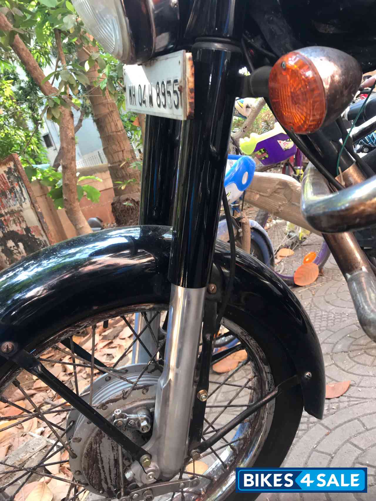 Black Royal Enfield Bullet Standard 350