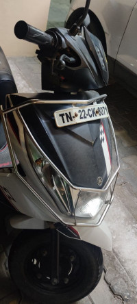 White & Black Yamaha Ray Z