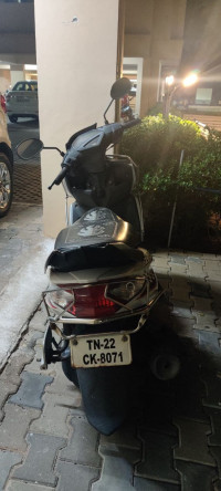 White & Black Yamaha Ray Z