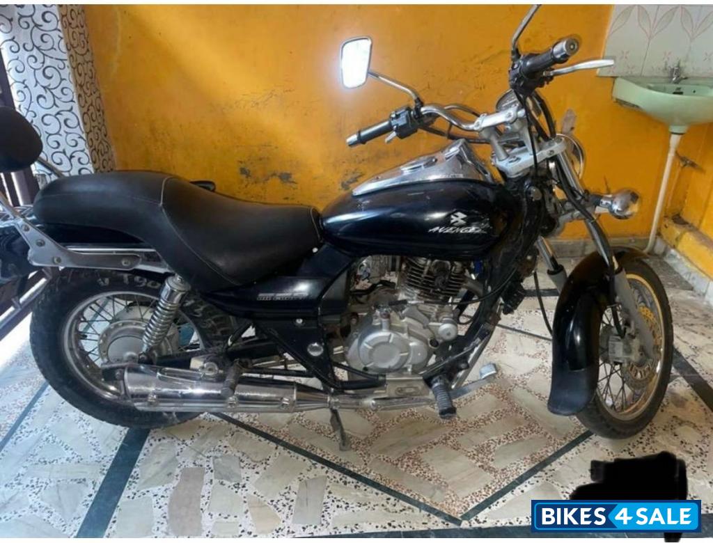 Bajaj Avenger 220 DTS-i