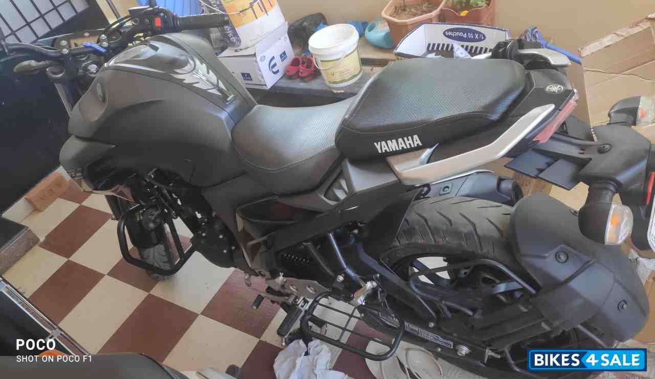 Matt Black Yamaha FZ25