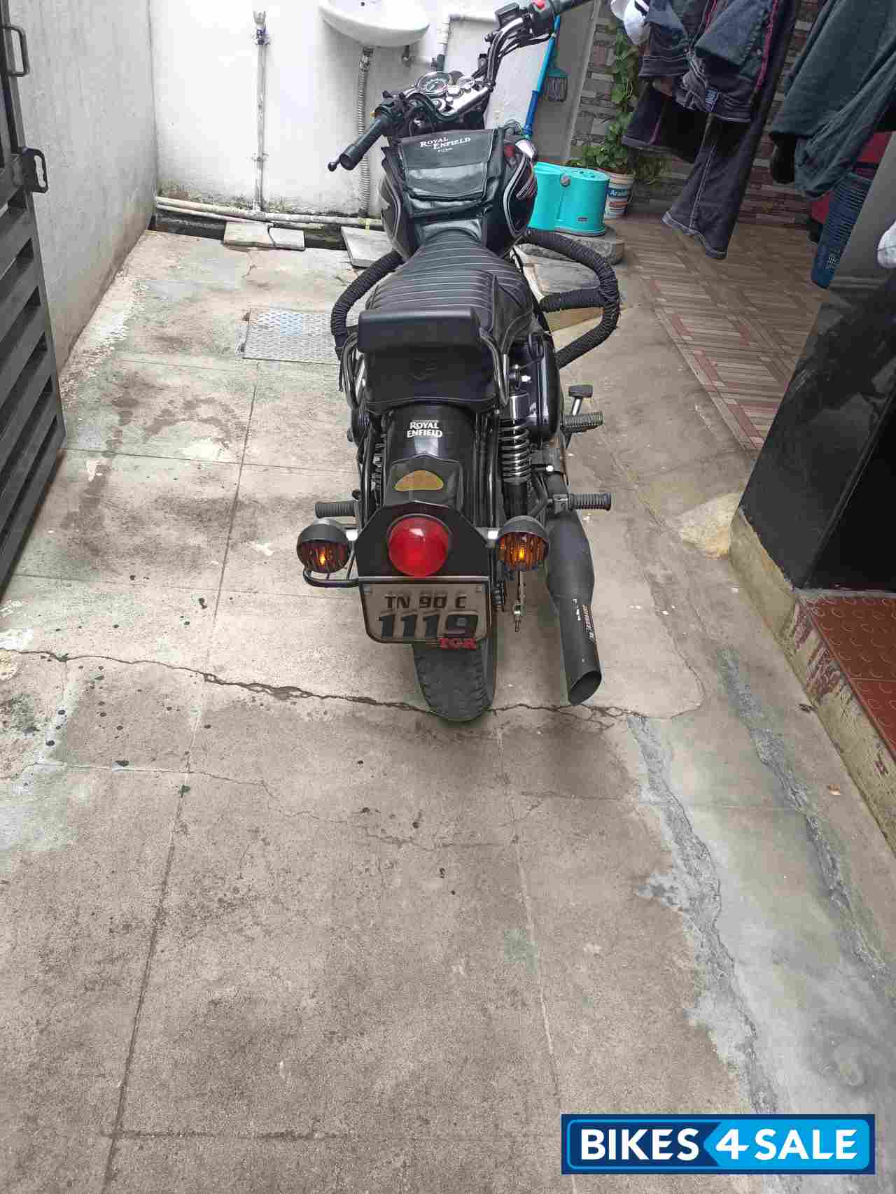 Black Royal Enfield Bullet 500