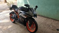 Black KTM RC 200