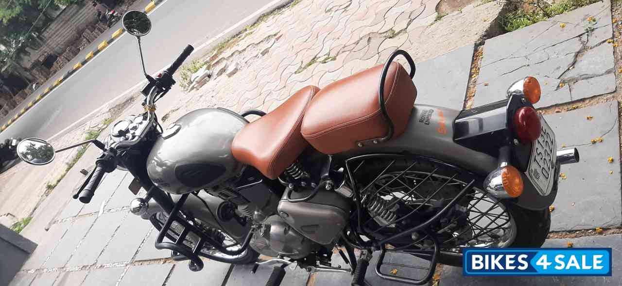Gun Metal Grey Royal Enfield Classic Gunmetal Grey