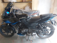 Bajaj Pulsar 220F