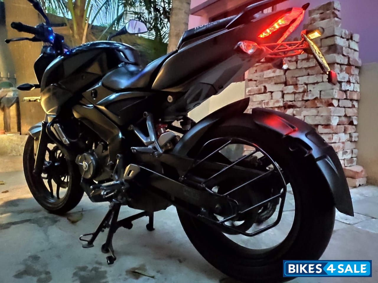 Black Bajaj Pulsar 200 NS ABS