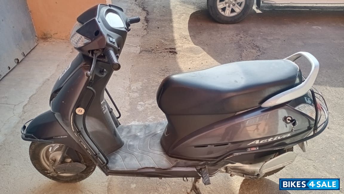 Black Honda Activa 3G