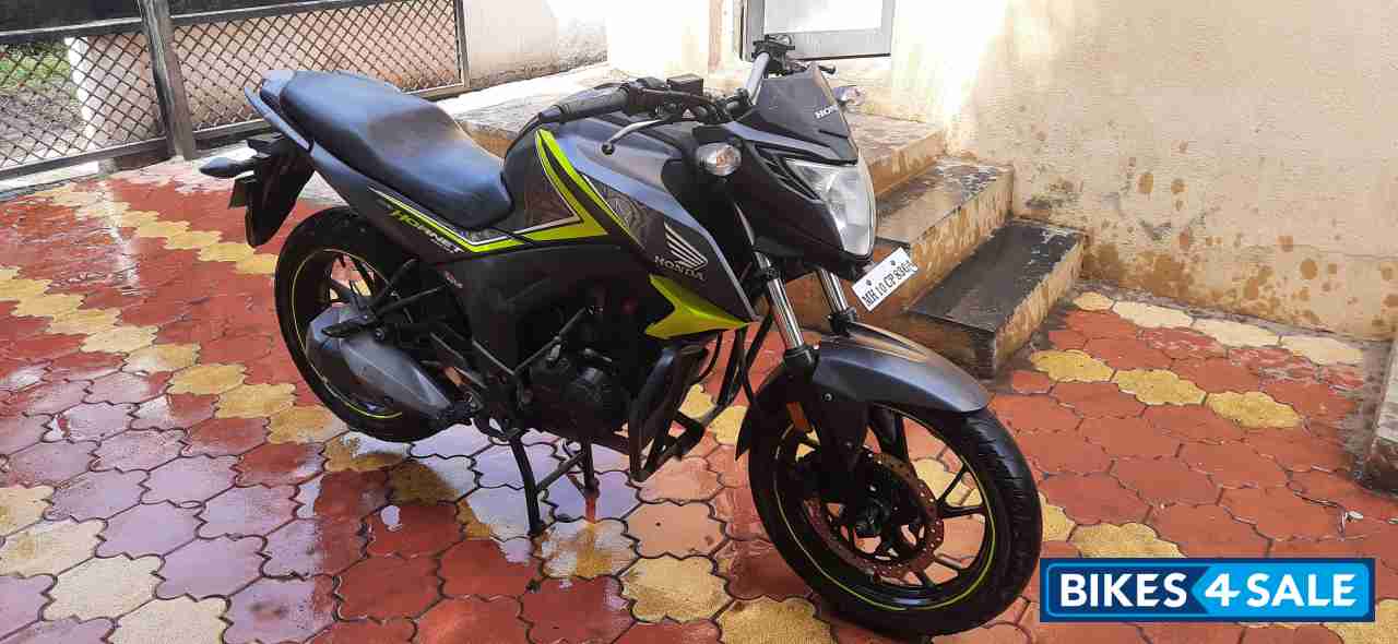 Honda CB Hornet 160R