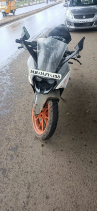 White KTM RC 390