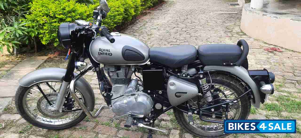 Gunmetal Grey Royal Enfield Classic Gunmetal Grey Gunmetal Grey Royal Enfield Classic Gunmetal Grey