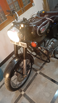 Black Royal Enfield Bullet 500