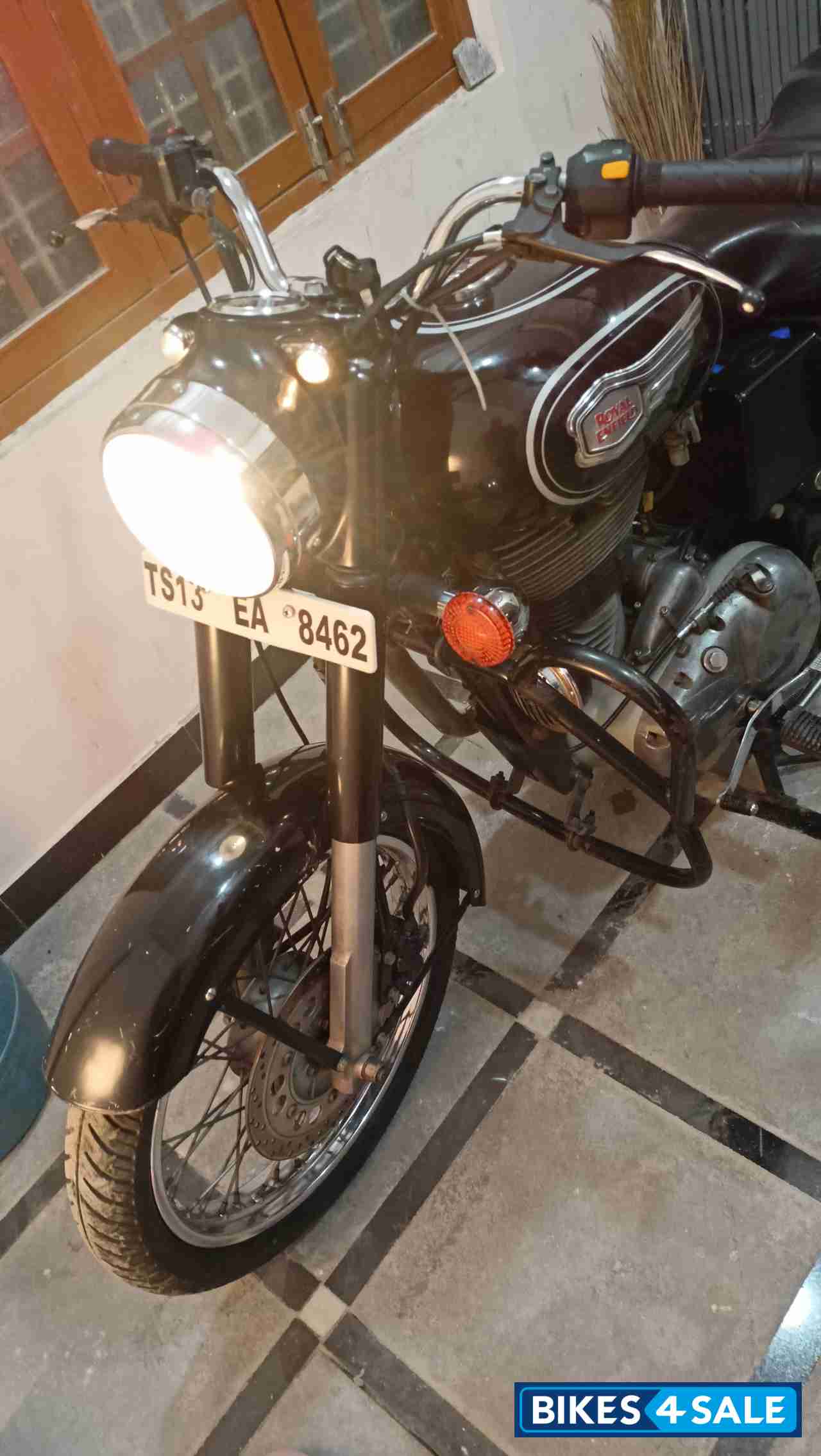 Black Royal Enfield Bullet 500