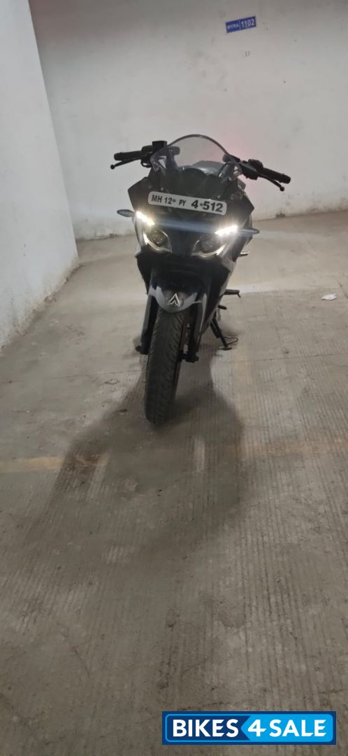 Bajaj Pulsar RS 200 ABS