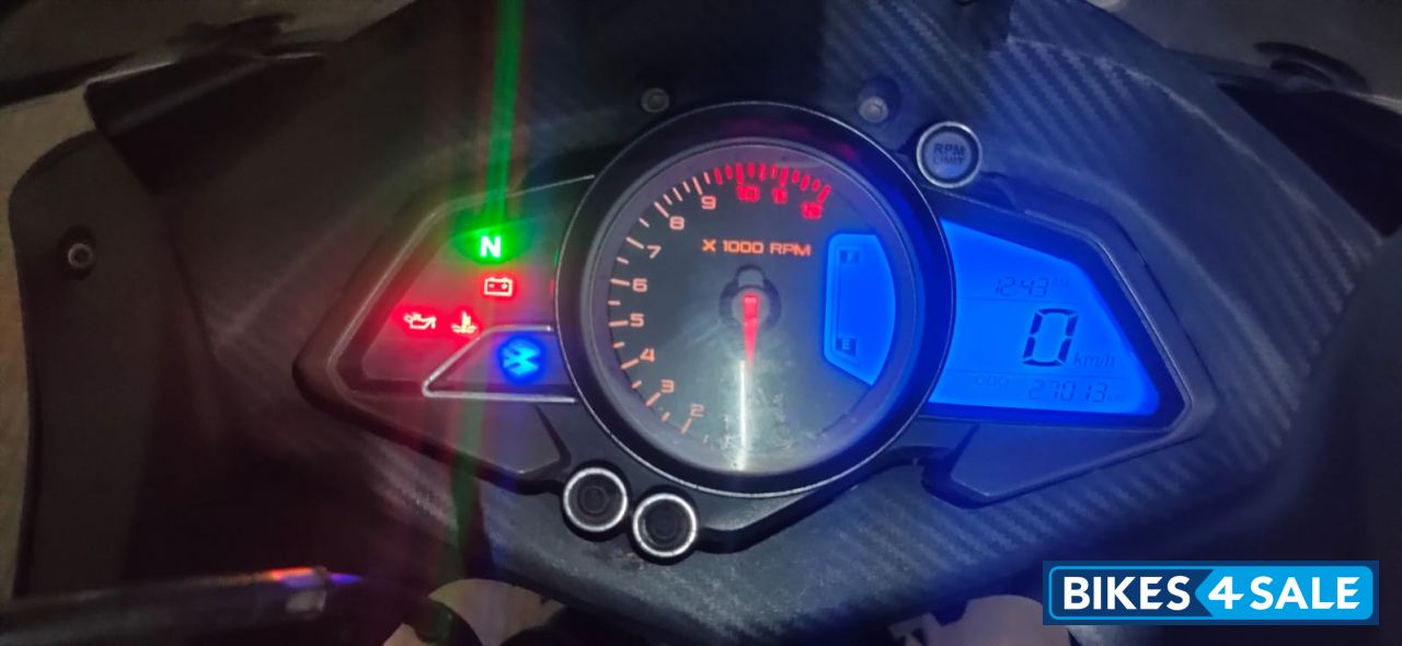 Bajaj Pulsar RS 200 ABS