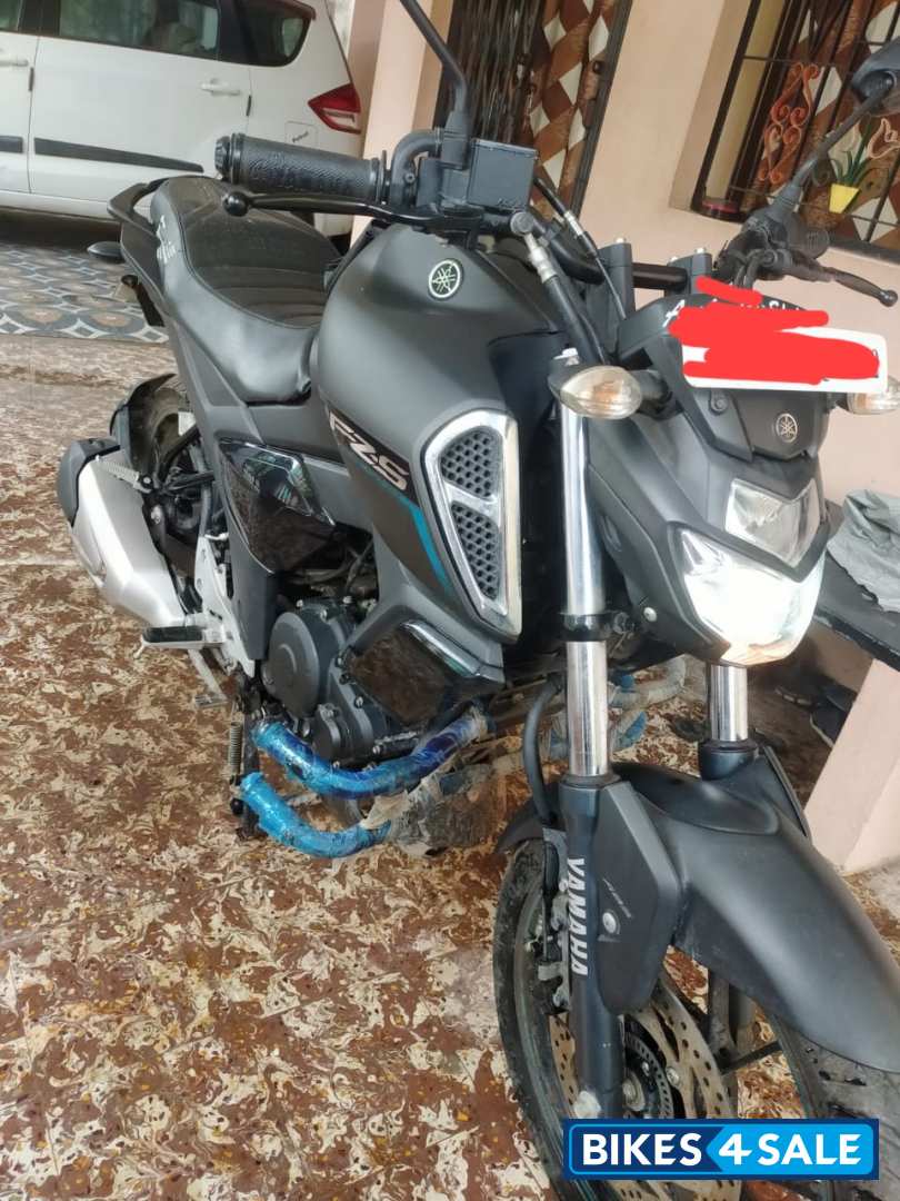 Black Yamaha FZ-S FI V3