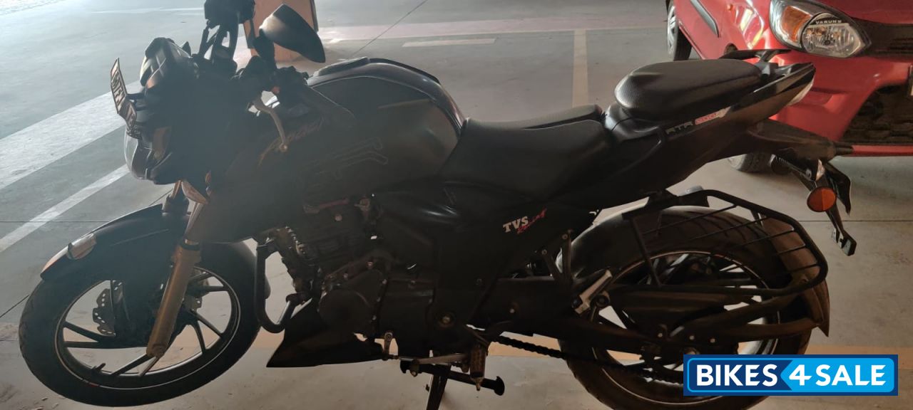 Black TVS Apache RTR 200 4V