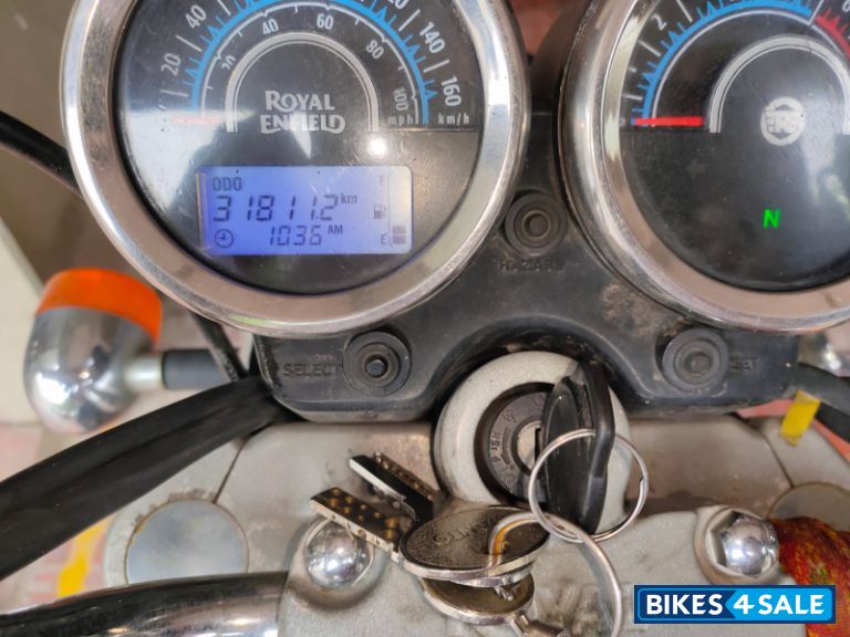 Black Royal Enfield Thunderbird 350