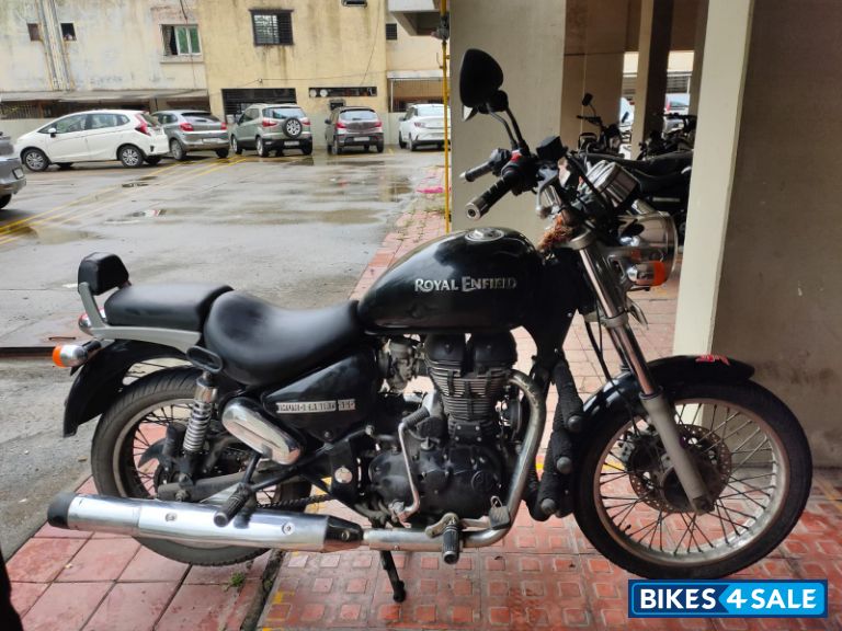 Black Royal Enfield Thunderbird 350