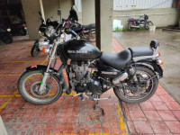 Black Royal Enfield Thunderbird 350