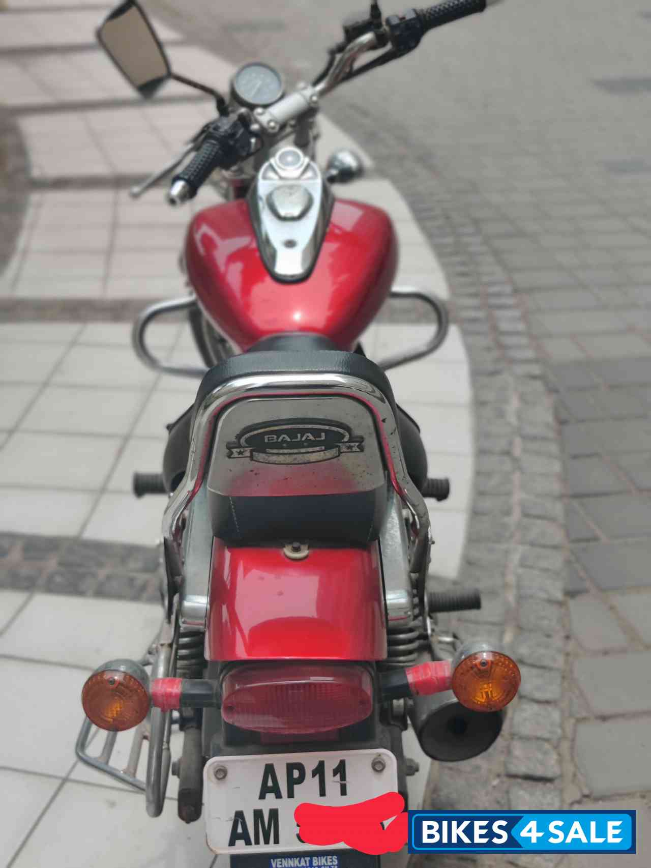 Bajaj Avenger 220 DTS-i