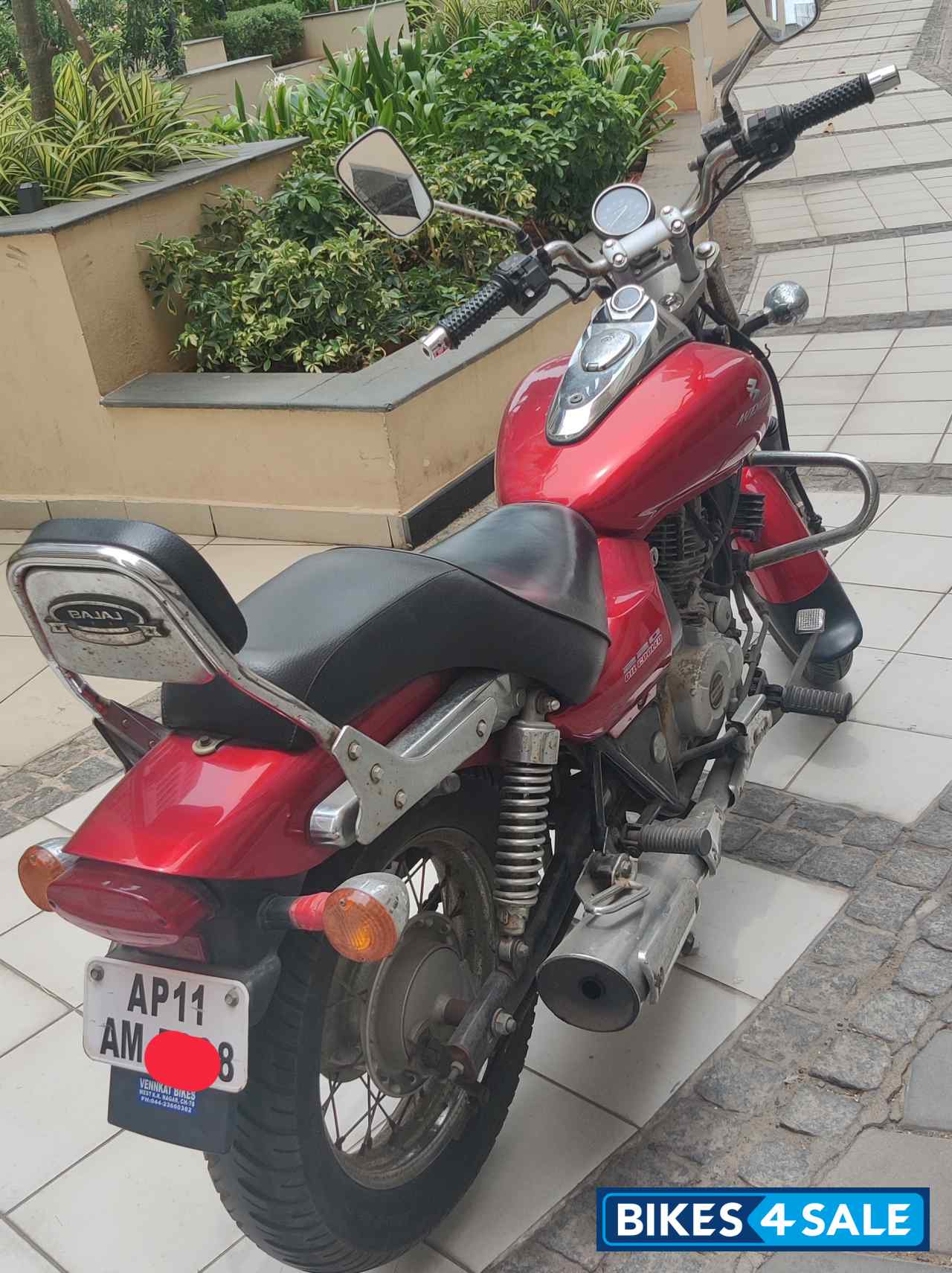 Bajaj Avenger 220 DTS-i