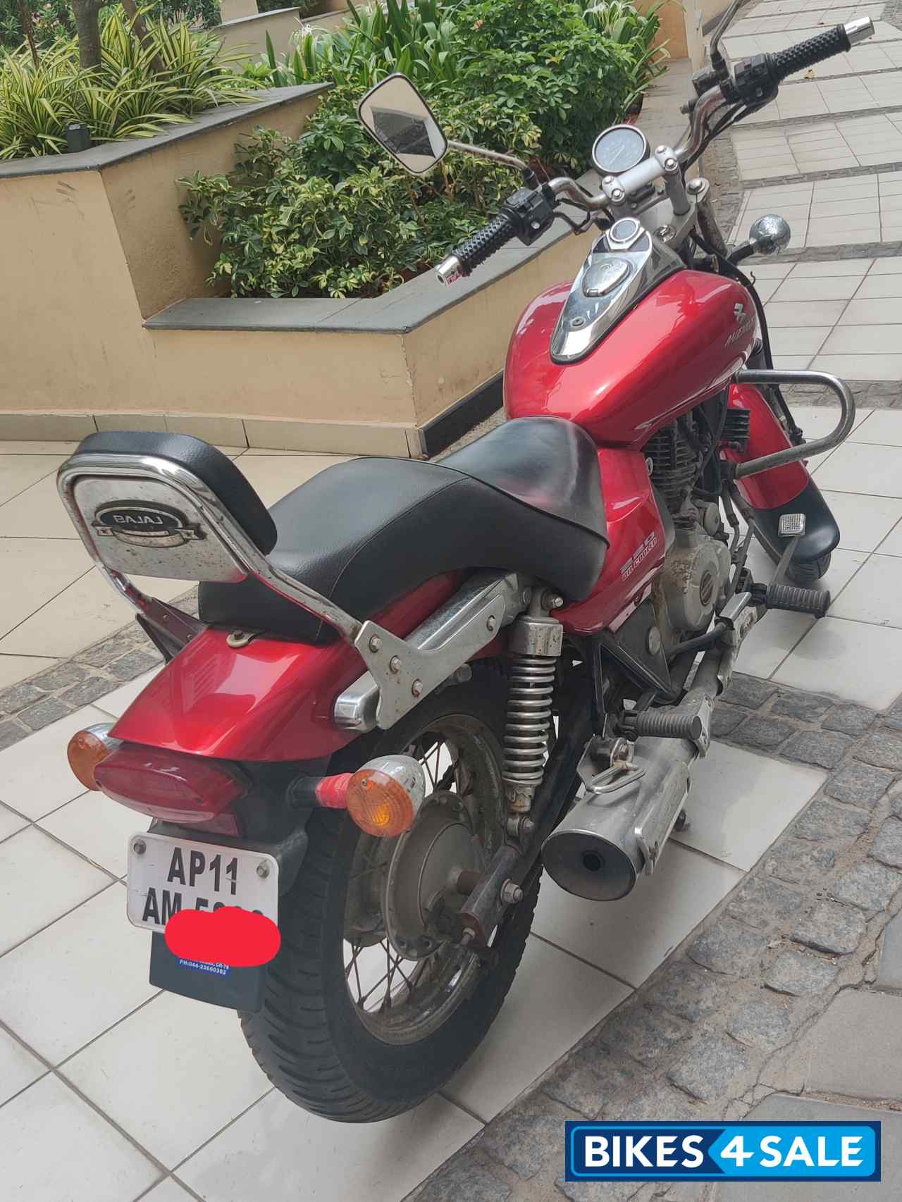 Bajaj Avenger 220 DTS-i