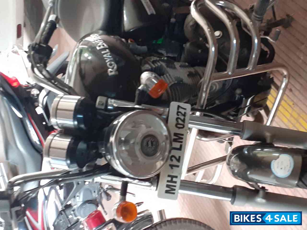 Lightning Royal Enfield Thunderbird 350