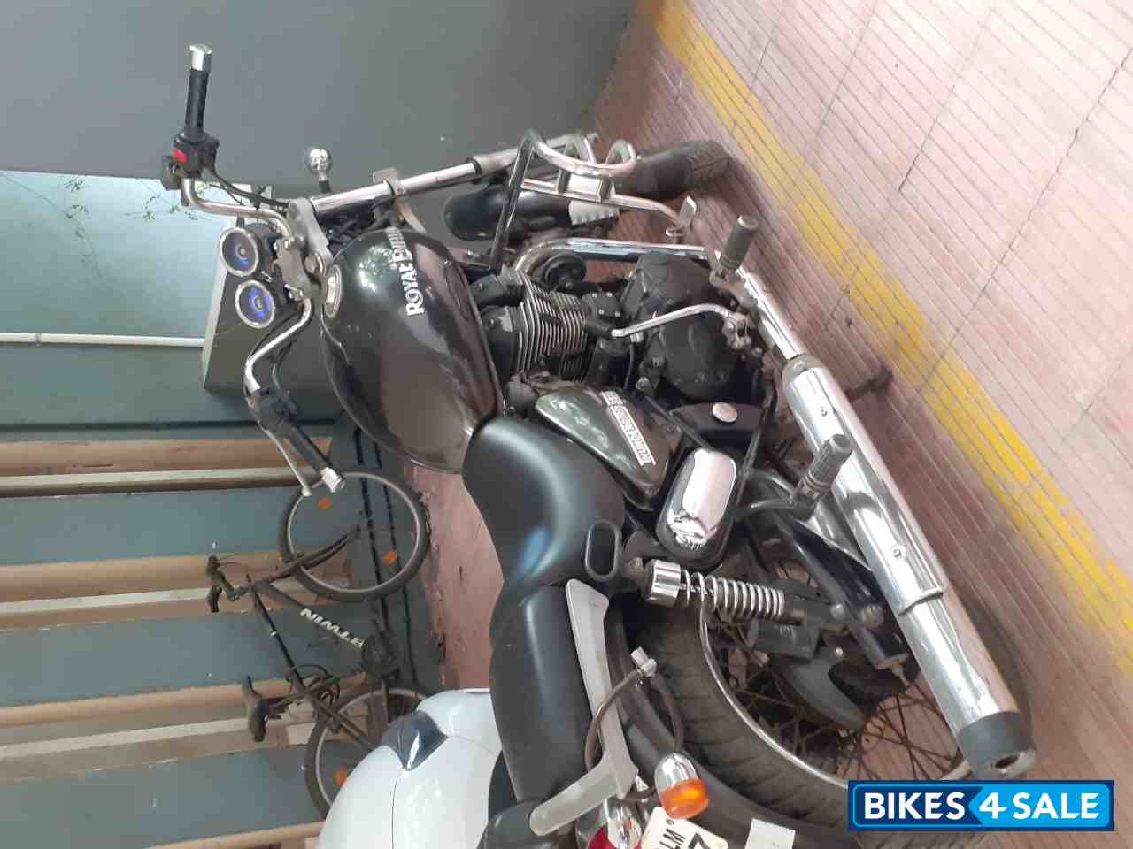 Lightning Royal Enfield Thunderbird 350