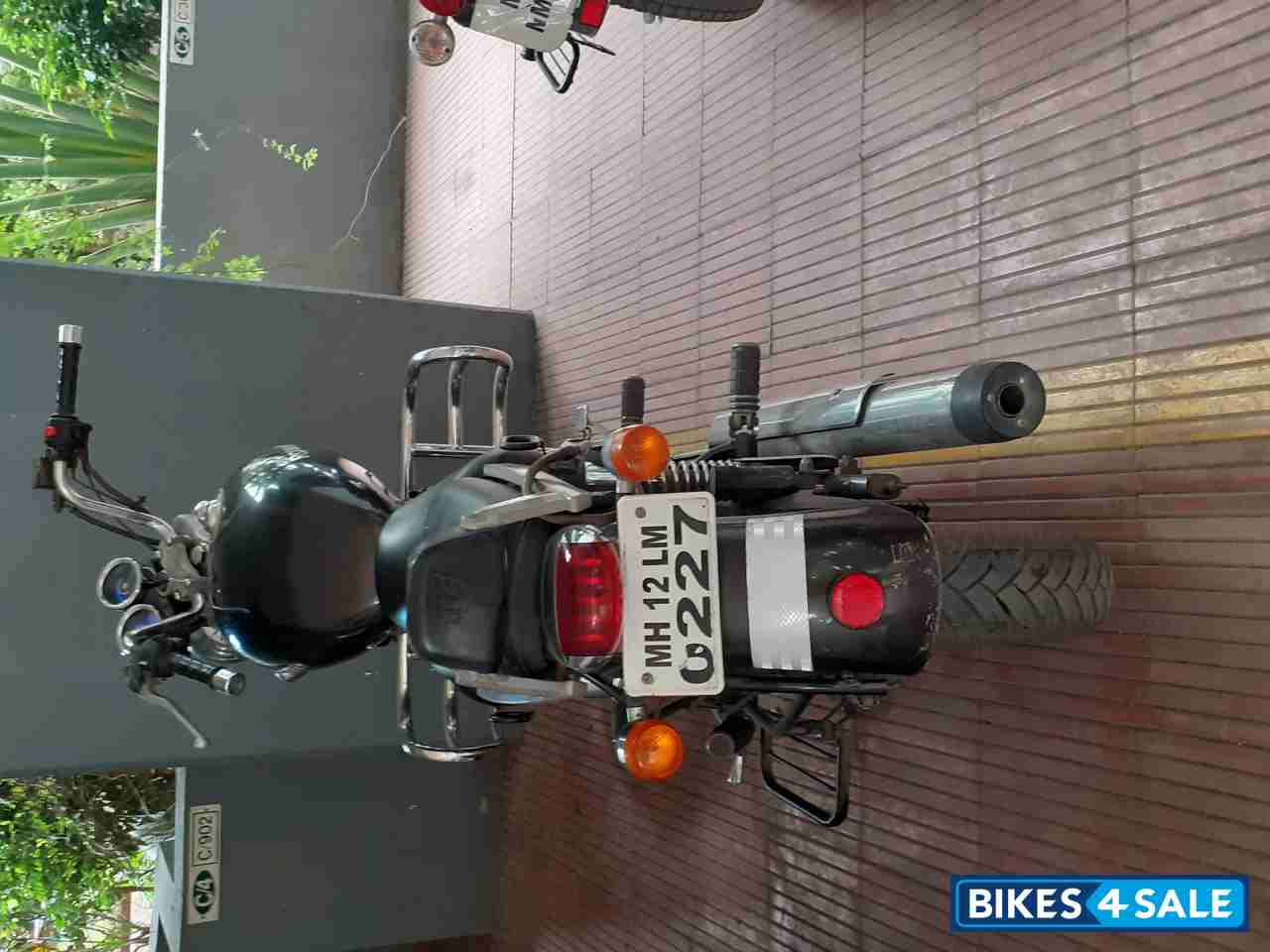 Lightning Royal Enfield Thunderbird 350