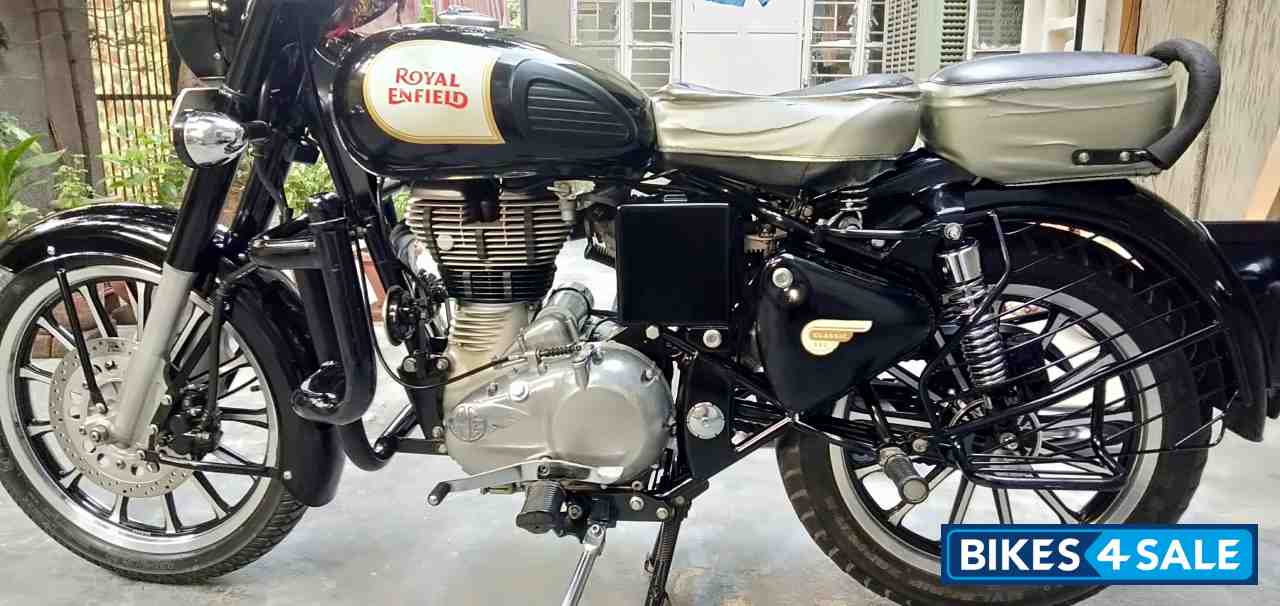 Black Royal Enfield Classic 350 Black Royal Enfield Classic 350