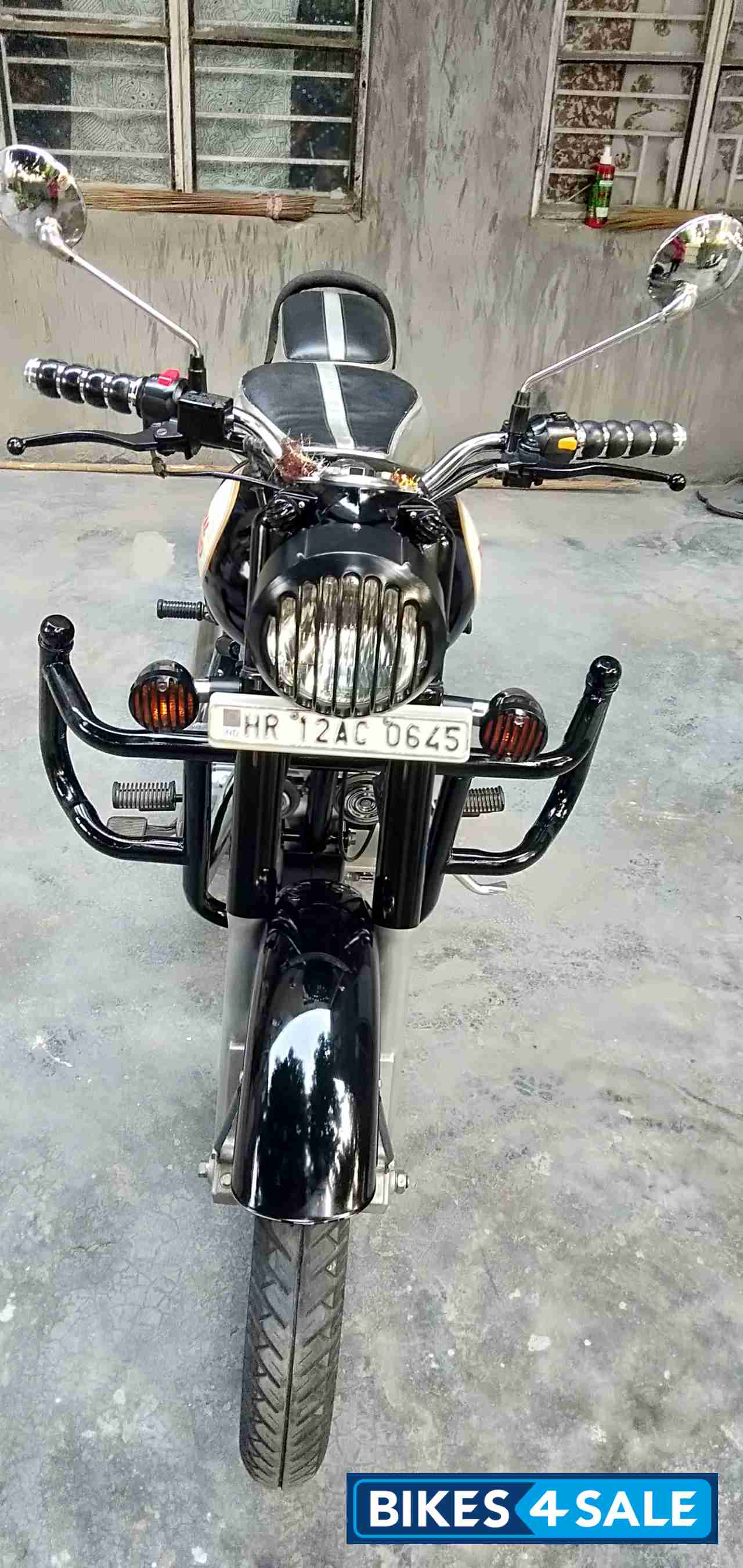 Black Royal Enfield Classic 350 Black Royal Enfield Classic 350