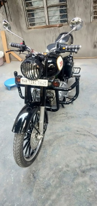 Black Royal Enfield Classic 350