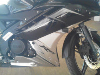 Black Yamaha YZF R15 V2