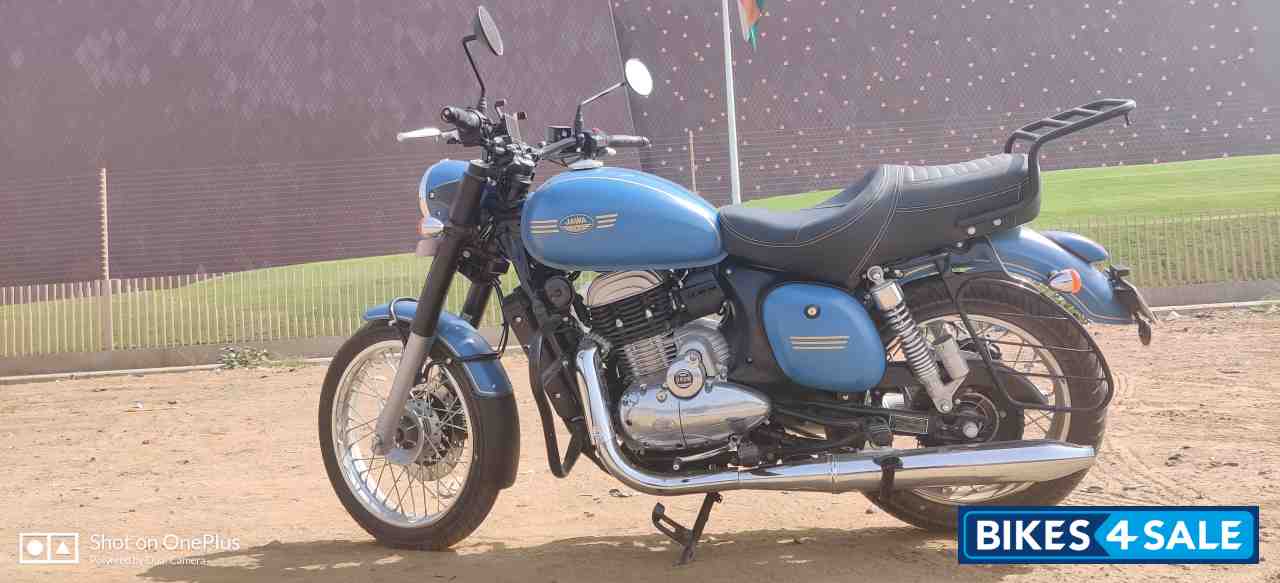 Starlight Blue Jawa 42 Dual Channel ABS Sirius White