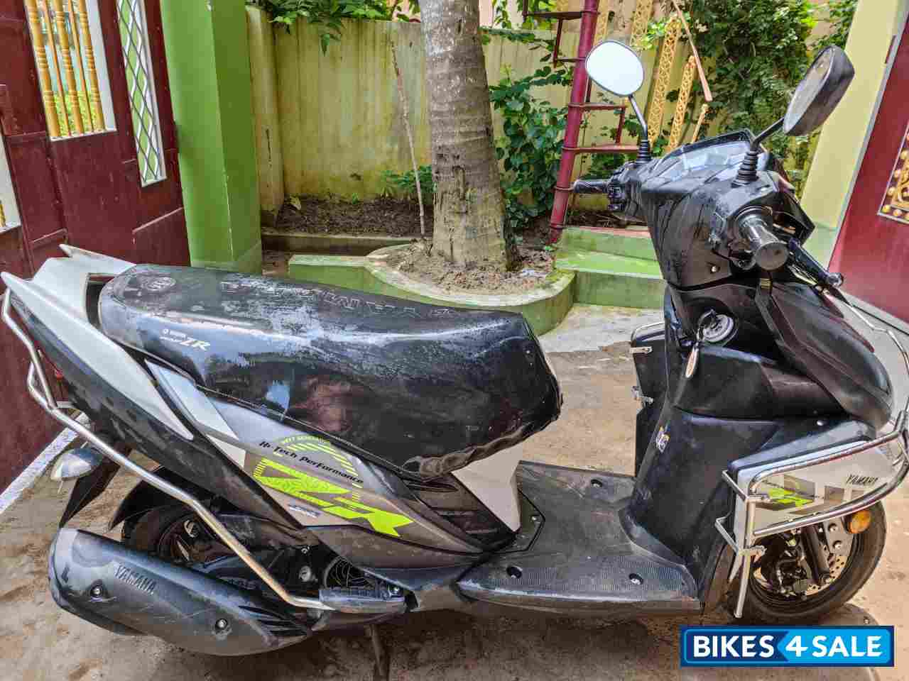 Yamaha Cygnus Ray ZR