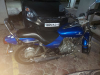 Blue Bajaj Avenger 200 DTS-i
