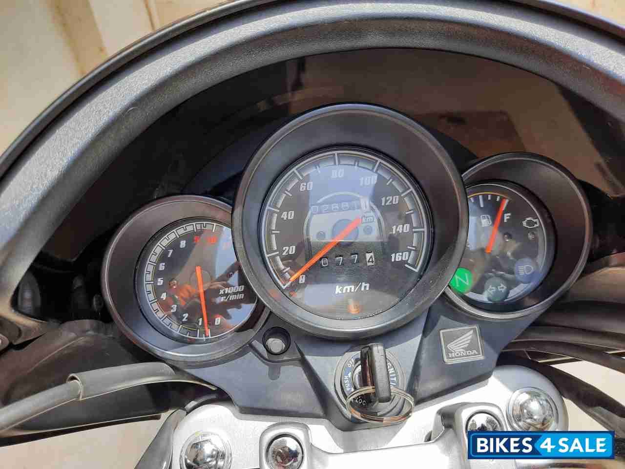 Black Honda Unicorn 160 BS6