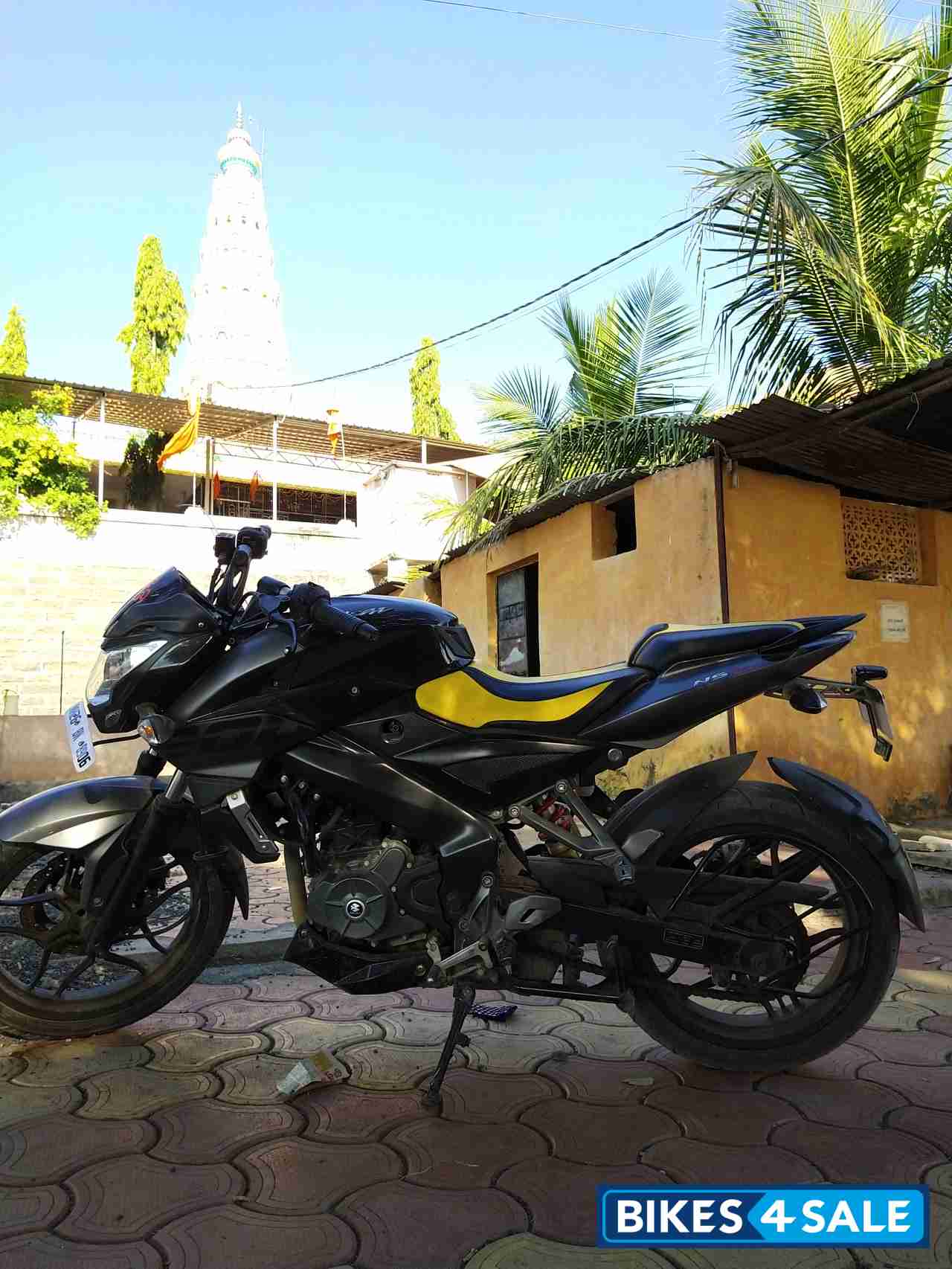 Bajaj Pulsar 200 NS