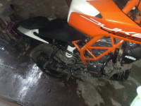 Orange KTM Duke 125 2020