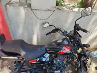 Matte Black Bajaj Avenger Street 220