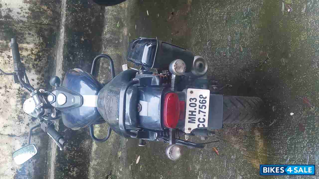 Blue Bajaj Avenger Street 150
