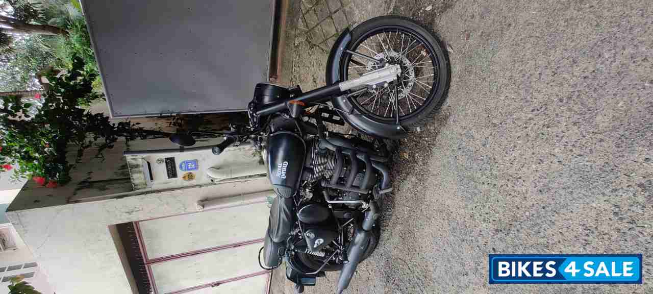 Royal Enfield Classic Stealth Black Royal Enfield Classic Stealth Black