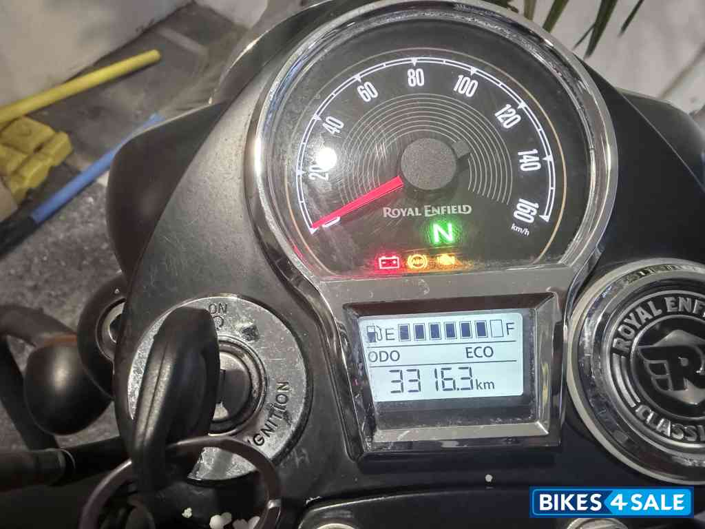 Black Royal Enfield Classic 350 Black Royal Enfield Classic 350