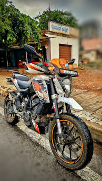 KTM Duke 200