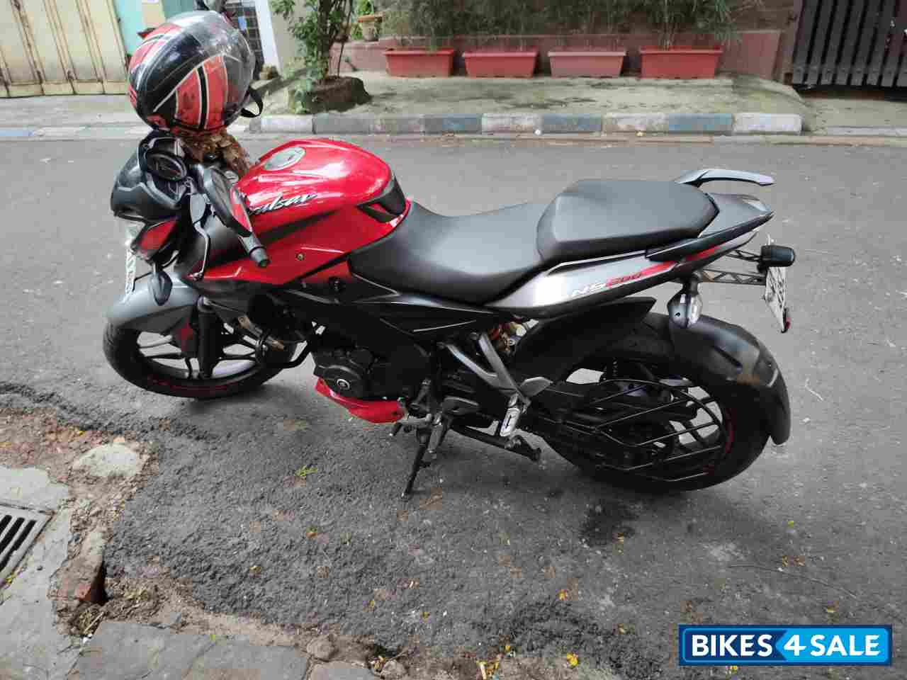Bajaj Pulsar 200 NS